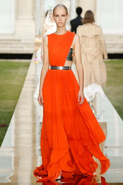 Look 30